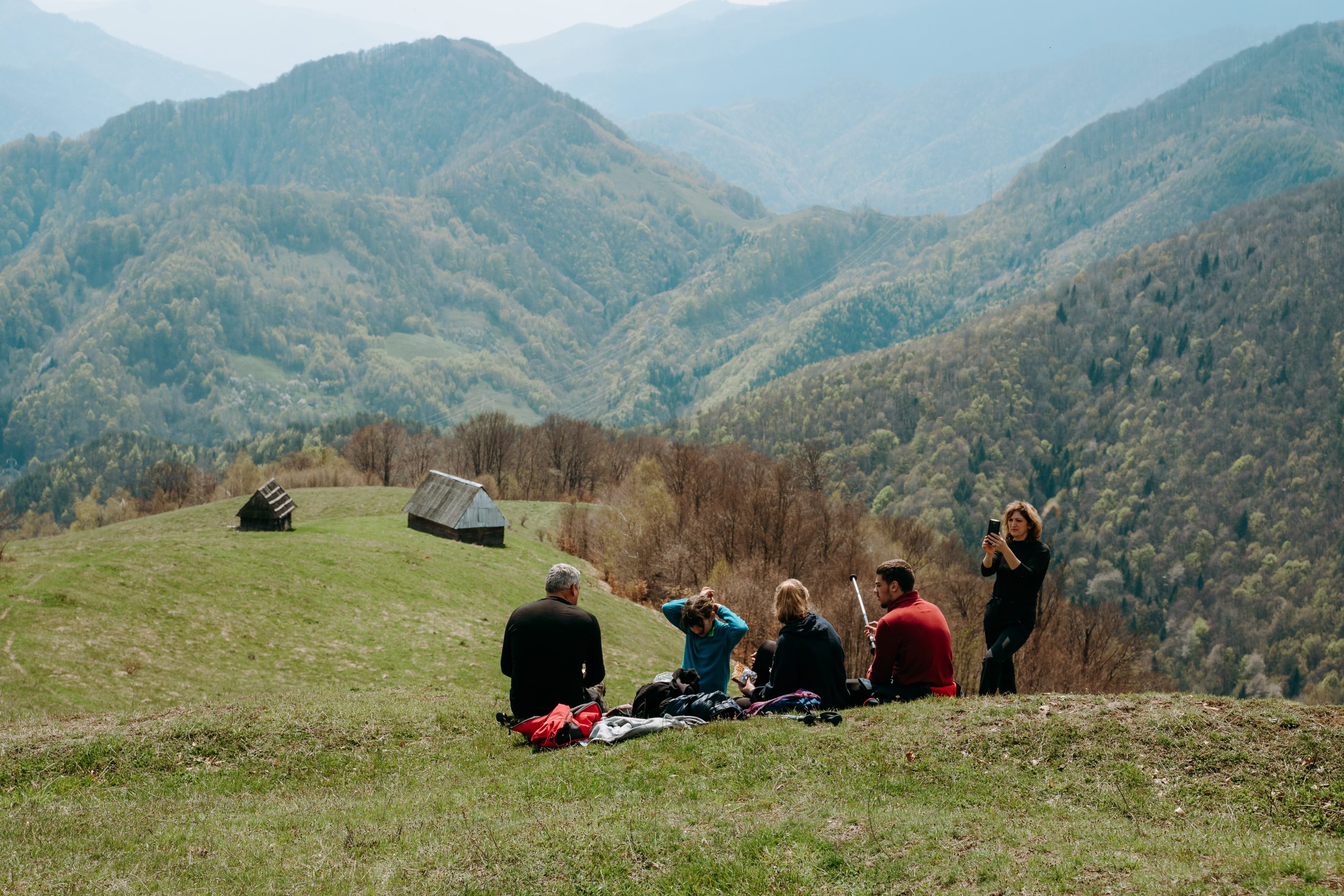Drumeție pe colinele Hârtibaciului cu degustare de brânză/picnic la Stână