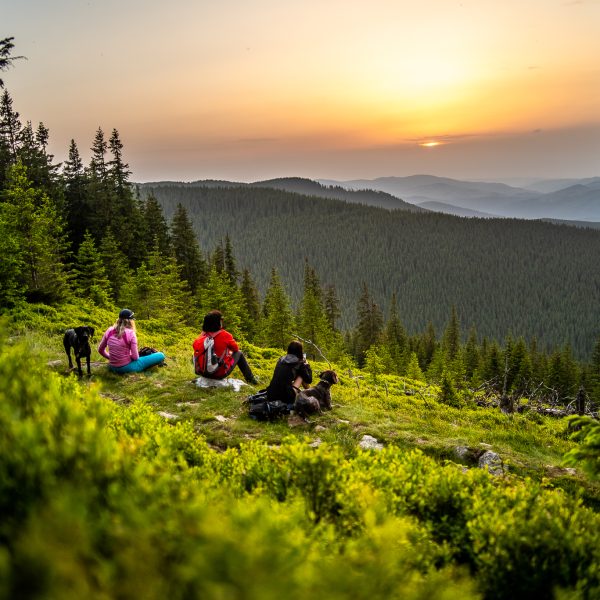 Drumeție la apus în Munții Cindrel