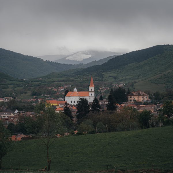 Drumeție în Munții Cindrel: Dealurile Rășinarului