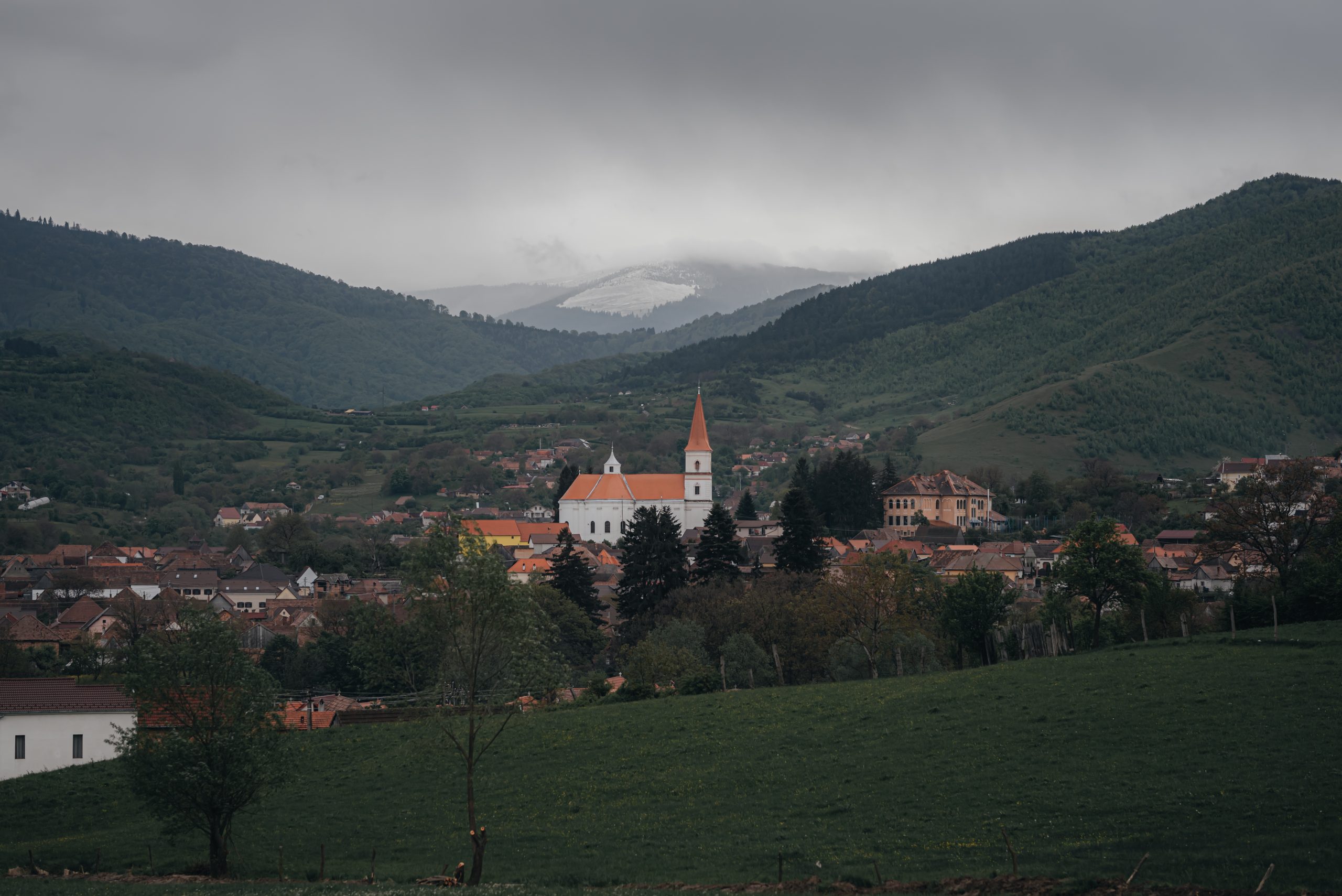 Drumeție în Munții Cindrel: Dealurile Rășinarului