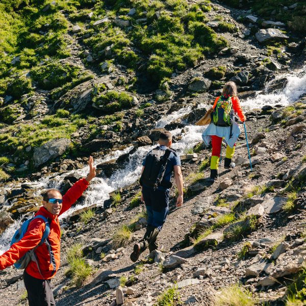 -ANULAT- Drumeție pentru familie în Munții Făgăraș: Valea Doamnei