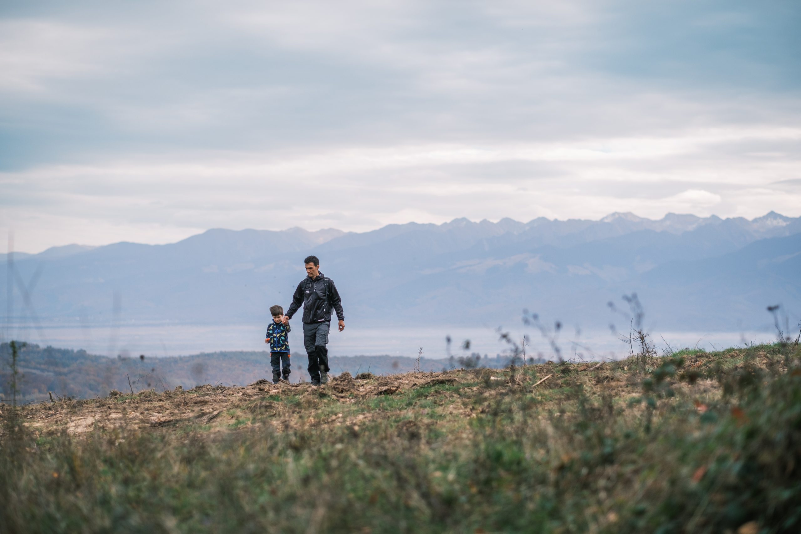 Drumeție în familie în aria protejată Podișul Hârtibaciului