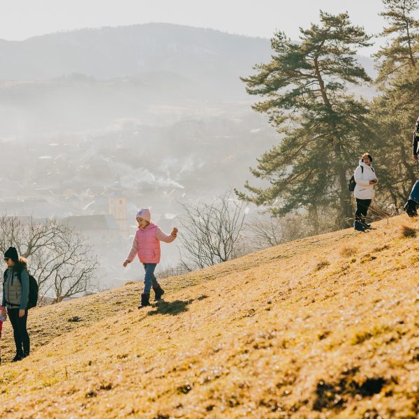 Drumeție pentru cei mici spre Casa Hobbiților