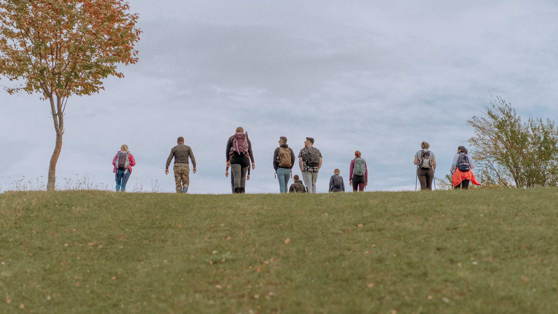 Drumeție pe cărările păstorilor de la Tilișca, cu prânz la colibă