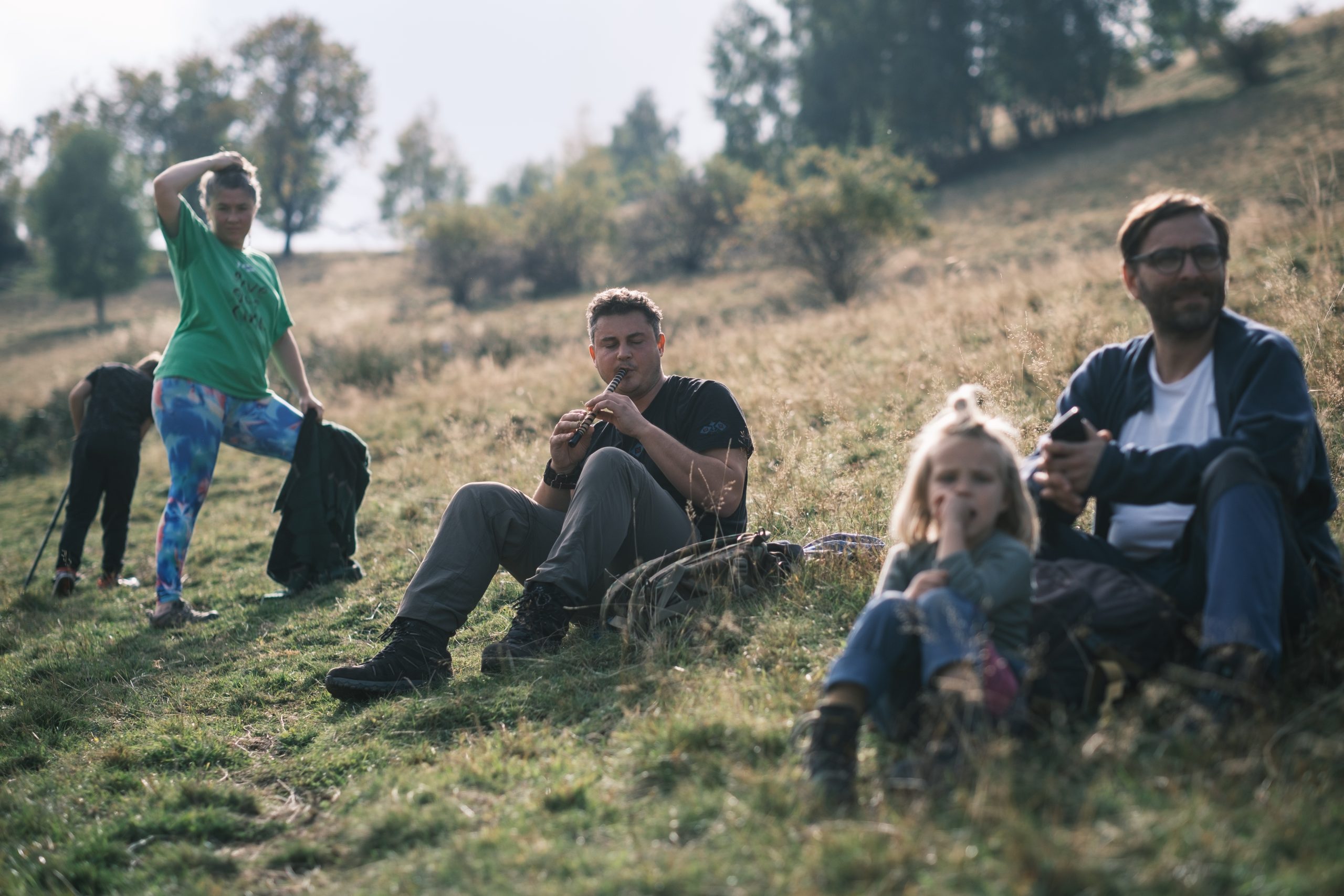 Drumeție în familie pe Dealul Fraga, cu gogoși