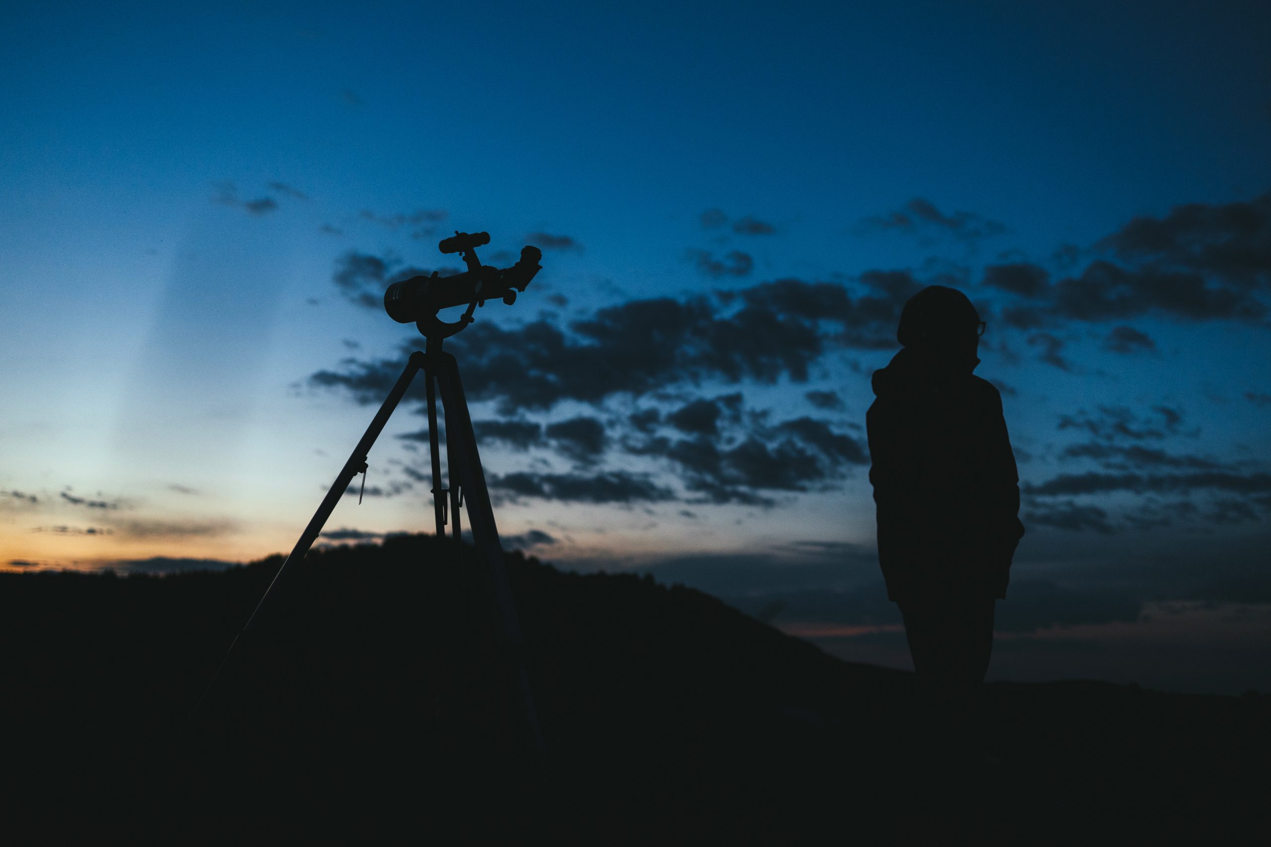 Drumeție cu înnoptare și observare astronomică: Cabana Negoiu