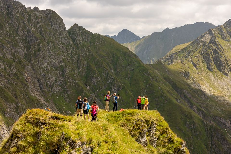 Drumeție nocturnă cu Aquaride: Ploaie de stele