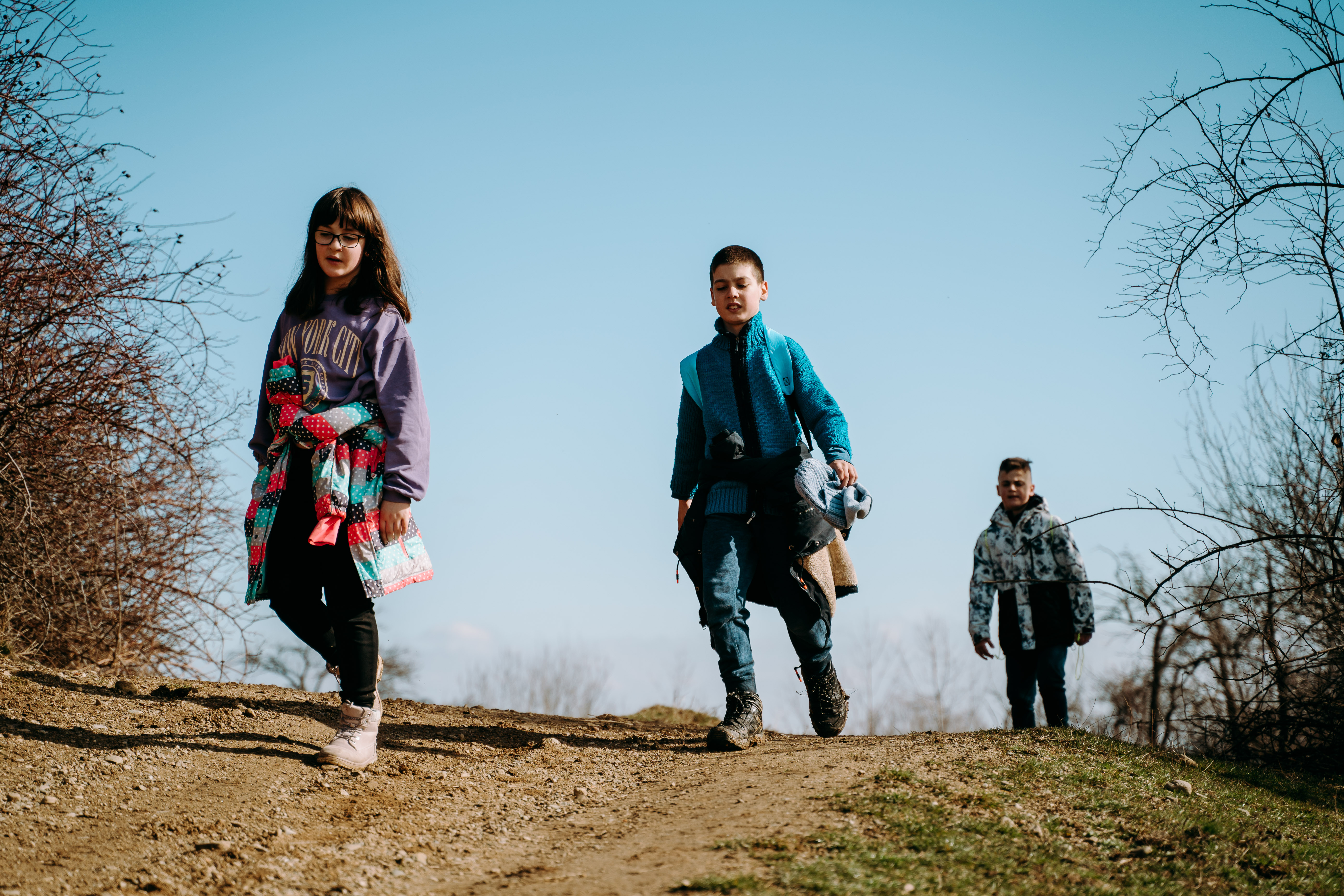 Educație montană pe Valea Argintului: tehnici de deplasare și asigurare în coardă