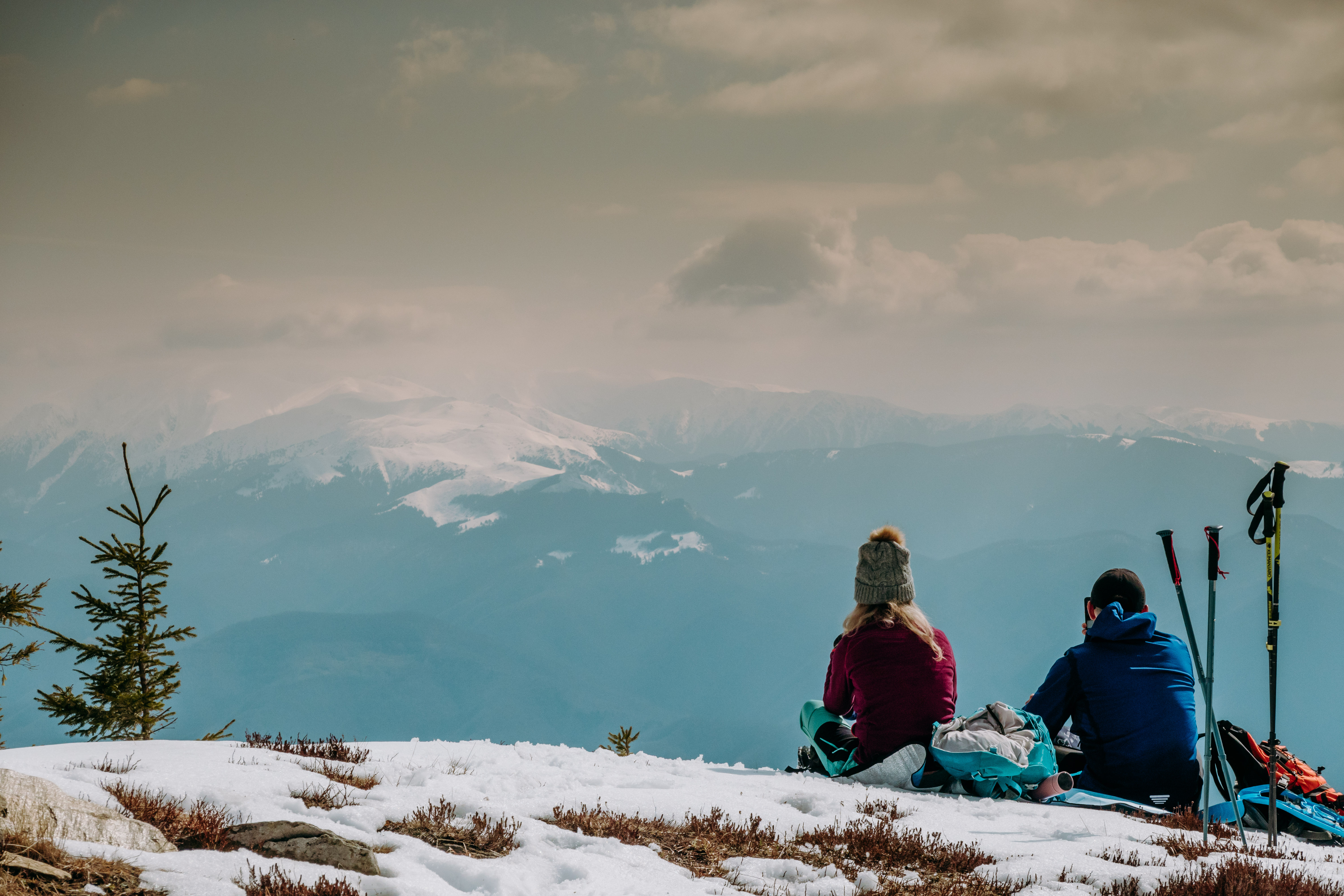 Drumeție în Munții Lotrului: Cabana și Vârful Prejba