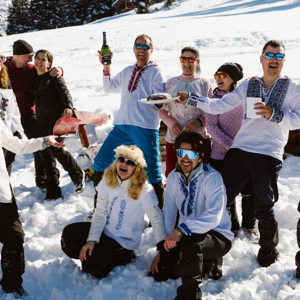 One-day Weddings on Măgura Peak and Hiking Boots Dance Contest at Căsuța din Munți