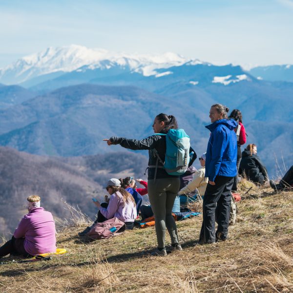 Wanderung für Frauen durch die Poienile Câmpșorului und den Gipfel Pleașa