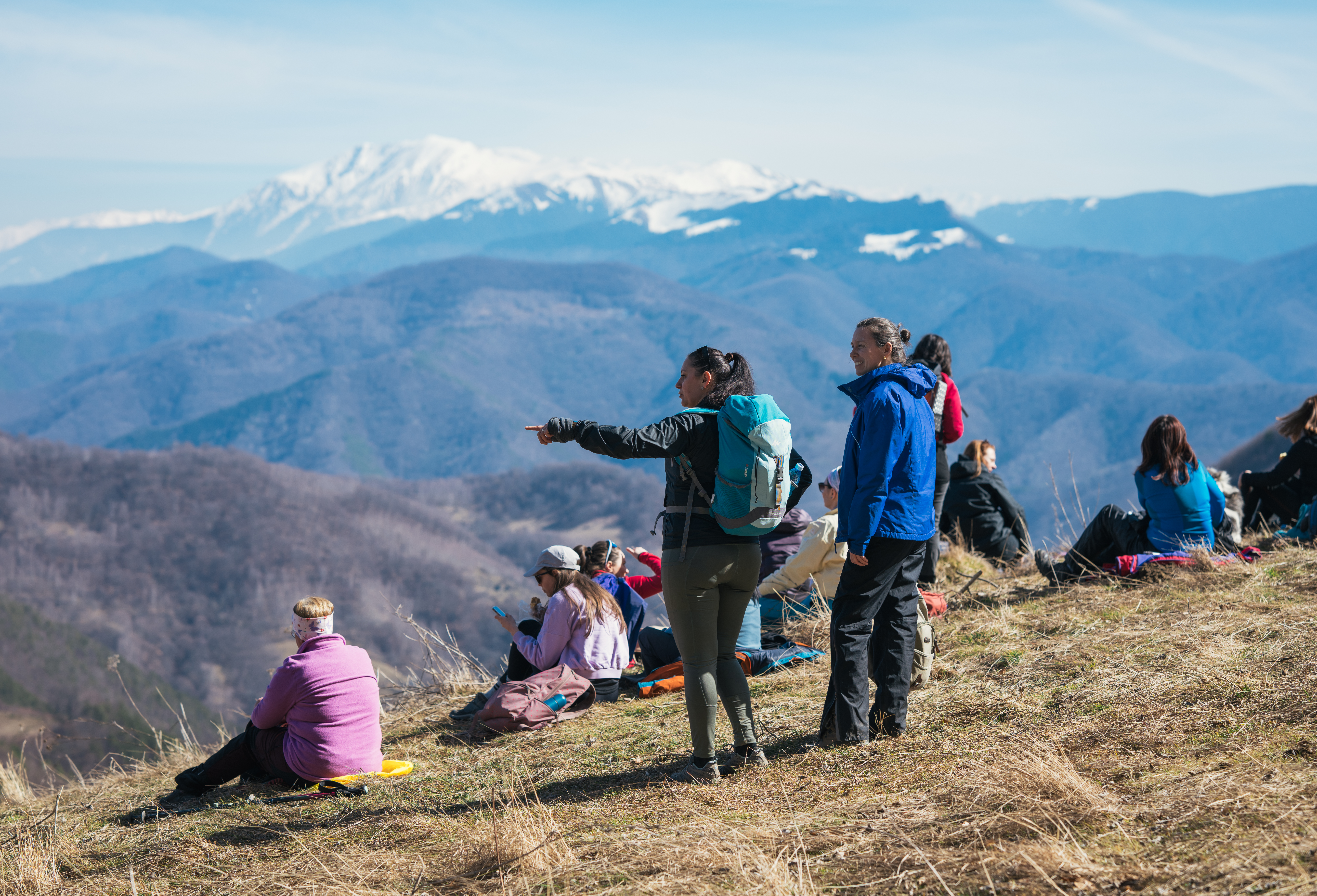 Drumeție pentru femei prin Poienile Câmpșorului și Vf. Pleașa