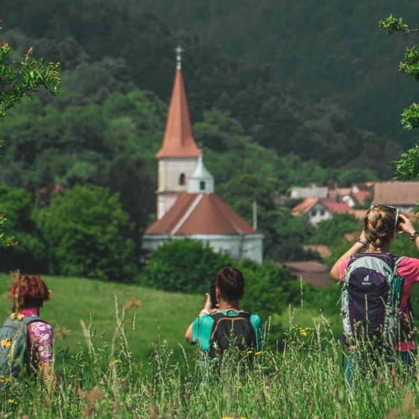 Wanderung am Samstag vor Palmsonntag in Rășinari und die Tradition der Viftanie
