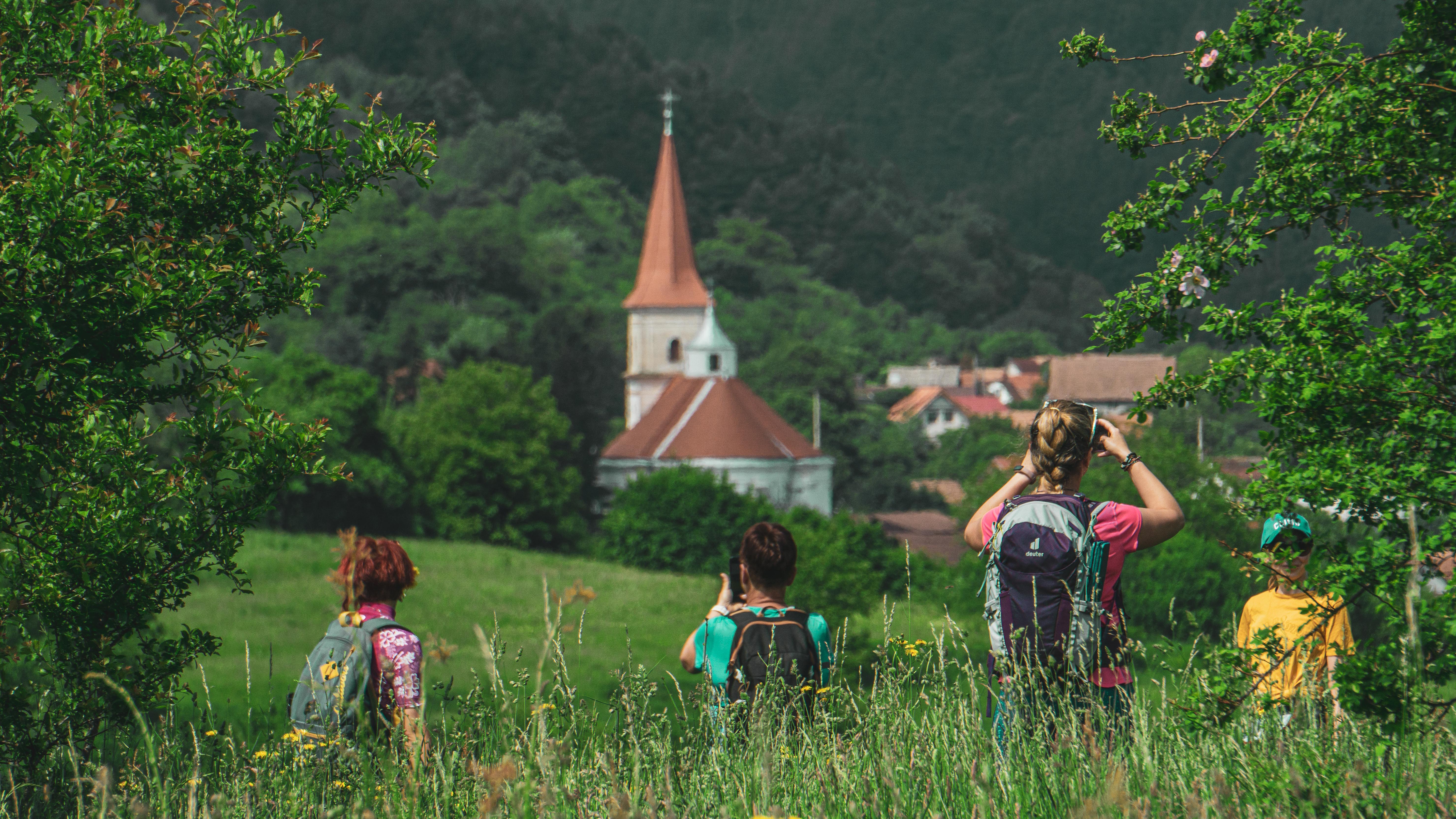 Drumeție în Sâmbăta Floriilor la Rășinari și Tradiția Viftaniei