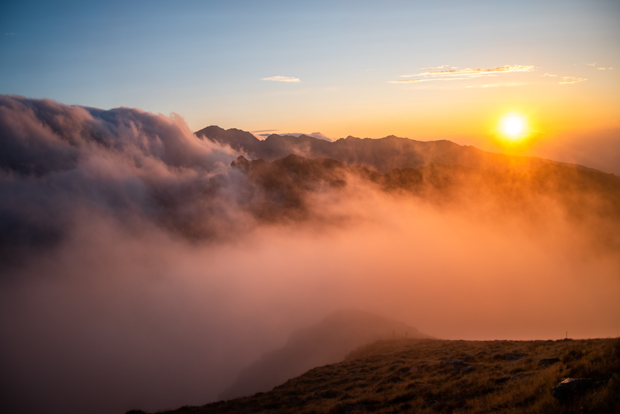 Tură la apus în Munții Făgăraș: Cascada Bâlea și Muchia Buteanului