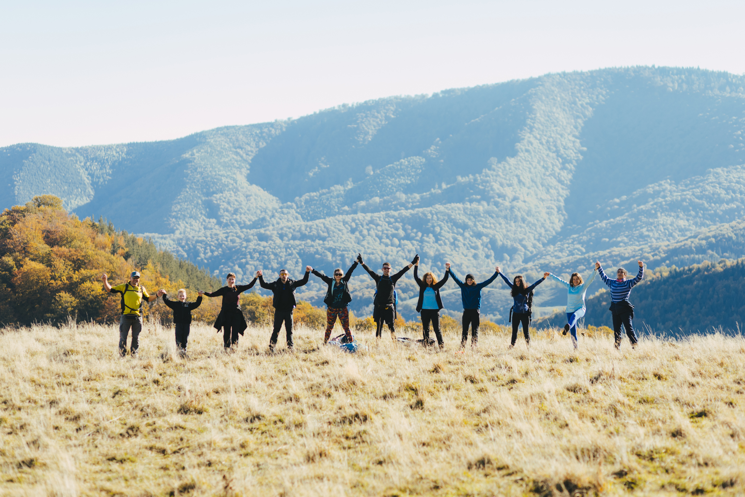 Pe urmele primăverii spre Vârful Ghihan prin Culmea Varjoghii și Țara Colibelor