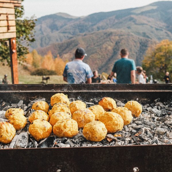Wanderung auf den Hirtenpfaden von Tilișca mit Bulz-Verkostung