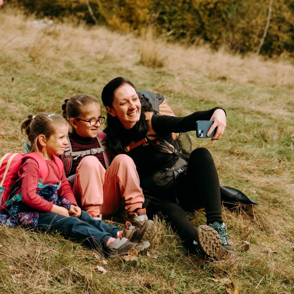 Rășinari, 3 Feste: Pfingsten, der Vărzar-Tag und der Internationale Kindertag