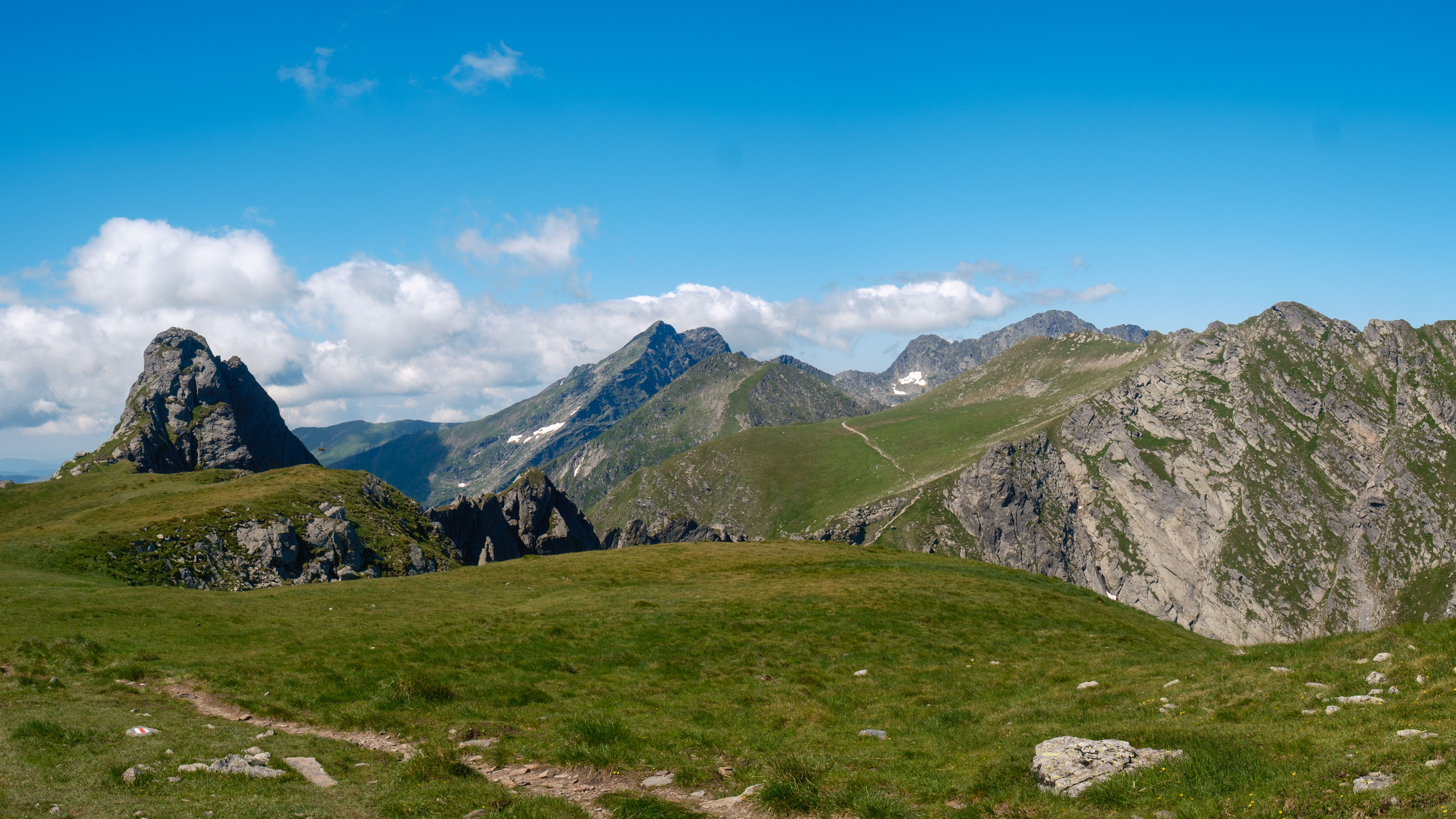 4 x 2500: Vârfurile de peste 2500 M din vestul Masivului Făgăraș
