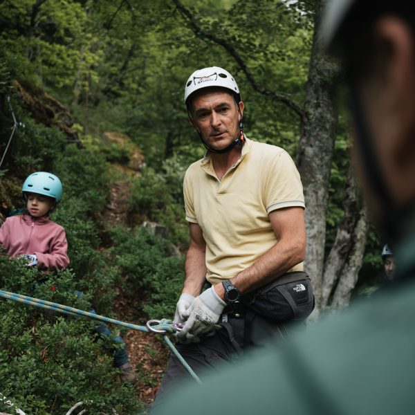 Afternoon hike for children and adults themed: Rappelling and Climbing Techniques
