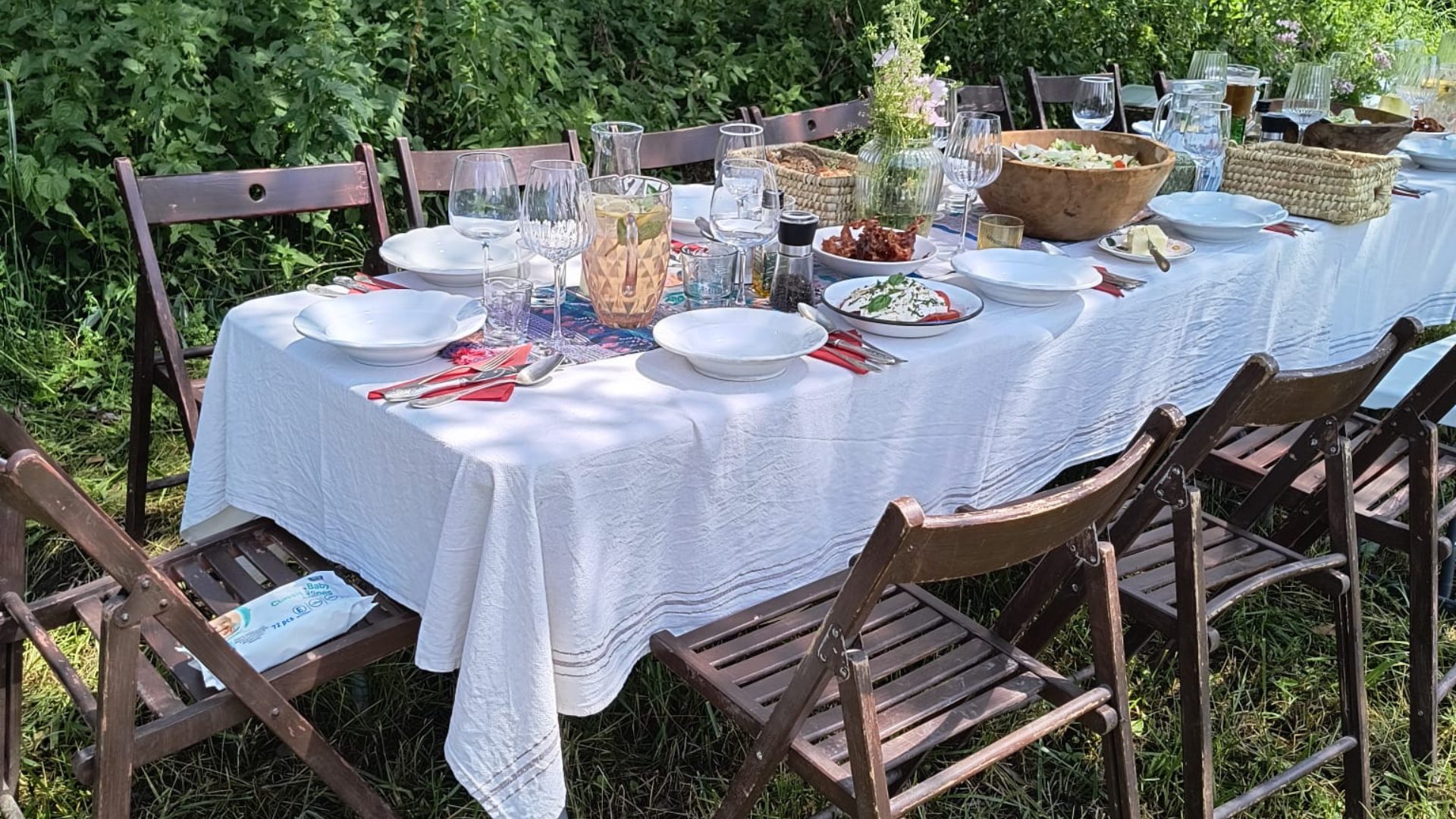 Drumeție cu picnic și multă pădure